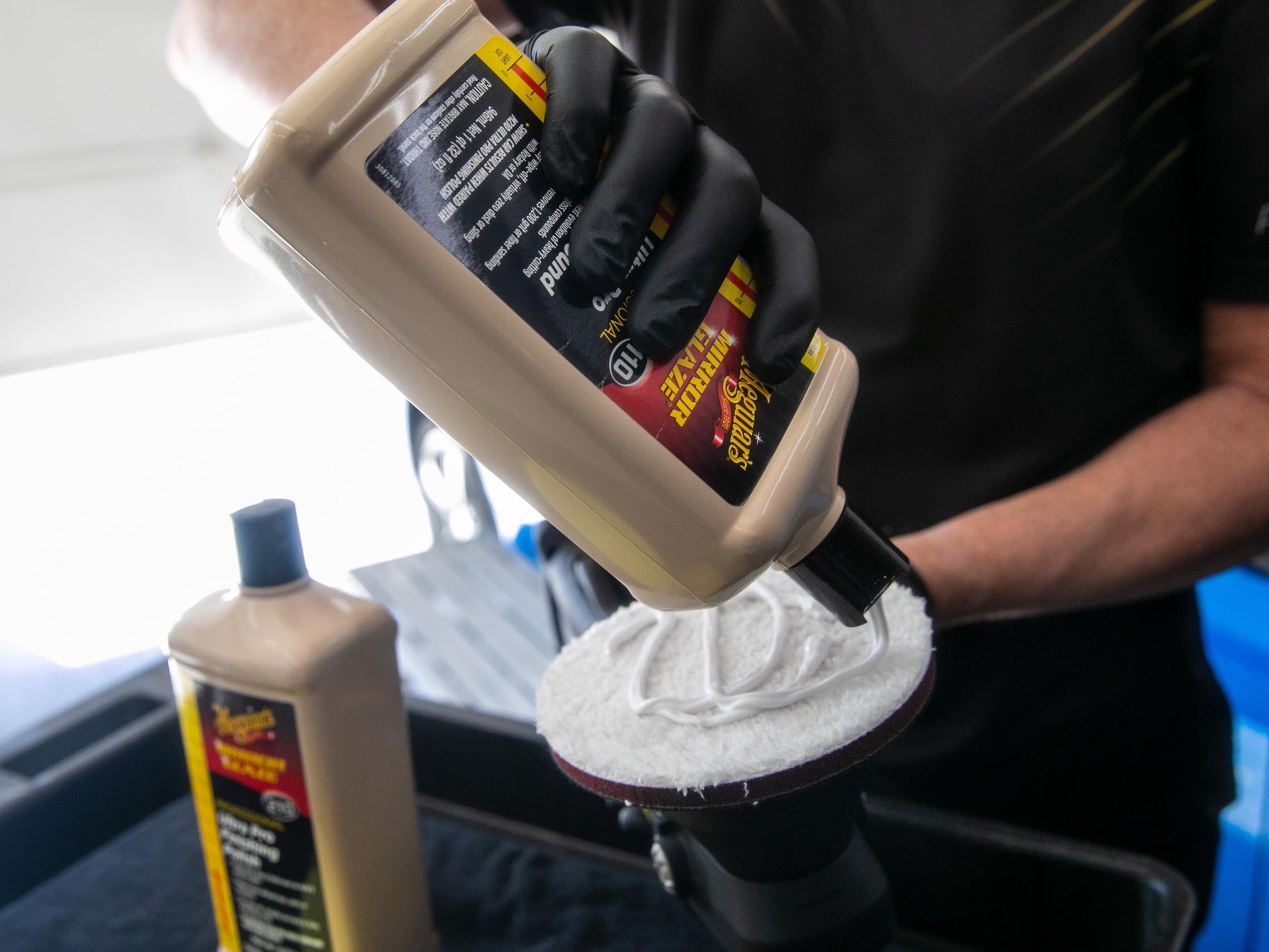 Meguiar's M110 Mirror Glaze Ultra Pro Speed Compound - Heavy Cut, High Gloss, M11032, 32 Oz